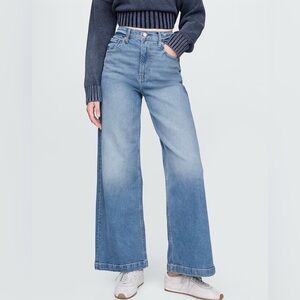 GAP - High Stride Wide-Leg Ankle Jeans